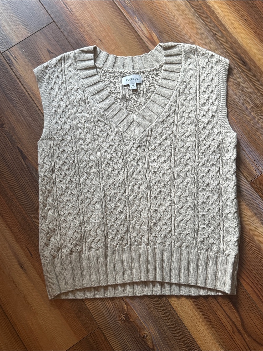 Evereve Vneck cable knit sweater vest cream oversized XS